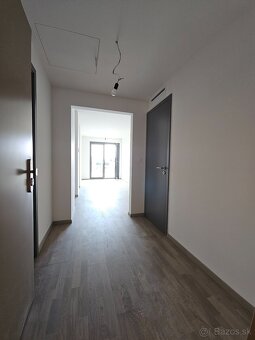 NOVOSTAVBA NA PREDAJ 1,5 IZBOVÝ BYT S PARKOVANÍM BRATISLAVA - 3