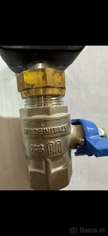 Predám nové ventily na kúrenie (40 ks) – červený a modrý – D - 3