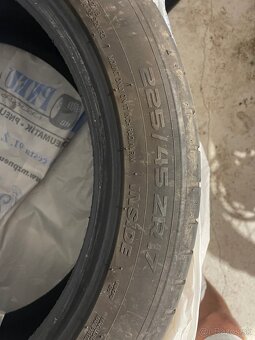 Letné pneu Nokian 225/45 r17 - 3