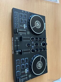 Numark party mix - 3