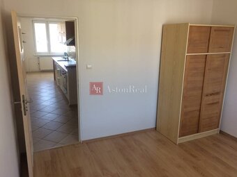PREDAJ: 3 izbový byt s balkónom, časť Radvaň - Banská Bystri - 3