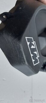 Ktm duke 890r plastový kryt spojkového koša - 3