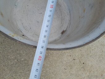 Predám veľmi starý liatinový kotlík - 3