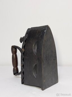 Liatinová žehlička a klopadlo - 3