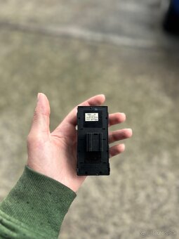 Audi A4 B6 ovládanie okien - 3