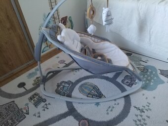 Predám detské hojdacie/vibračné kresielko - 3