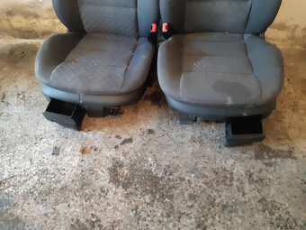 AUDI A6 C5 - sedačky + roleta - 3