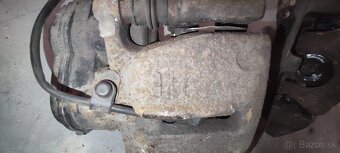 Zadné strmene, brzdy - 3