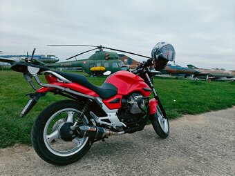 Moto Guzzi Breva 750 - 3