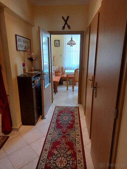 PREDAJ - 2 izbový byt 55 m2, ulica Royova, Piešťany - 3