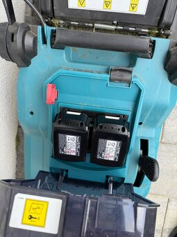 Akumulátorová kosačka Makita DLM382PM2 - 3