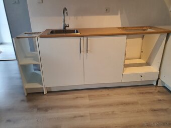 Kuchynská linka Ikea Knoxhult - 3