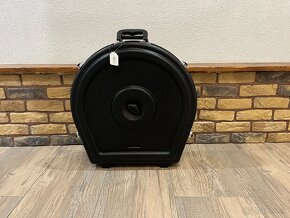 HARDCASE NA CINELY S KOLIESKAMI - 3