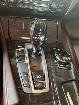 predám BMW 530dxdrive - 3