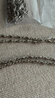 Tenučká retiazka 90 cm s karabínkami - 3