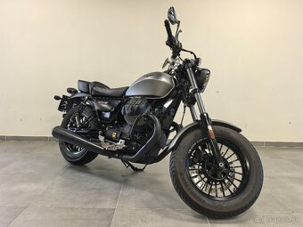 Moto Guzzi V9 Bobber - 3