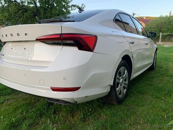Predám havarovanú Škoda octavia 4 2.0tdi 85 kW 2023. - 3