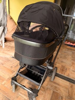 Luxusný kočík AMG Mercedes - 3