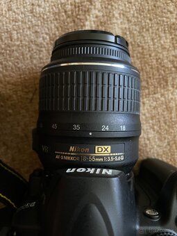 Nikon D3000 - 3