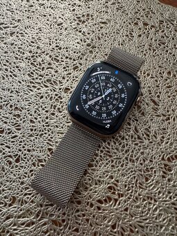 Vymením za menšie Apple Watch 11 zlate - 3