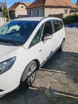 Opel Zafira Tourer 2,0 - 3