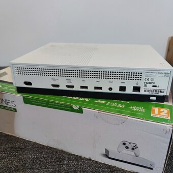 Xbox One S 1TB All Digital - 3