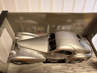 1:18 Bugatti Type 57 SC Atlantic 1938 Silver - Solido - 3