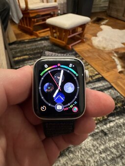Apple Watch SE 2 40MM - 3