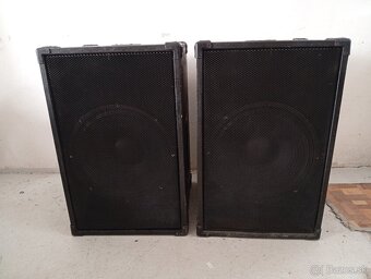Basové reprobedne 15" 300/1200W - 3