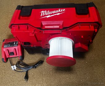 Predám batériový vysávač Milwaukee VC-2 M18 - 3