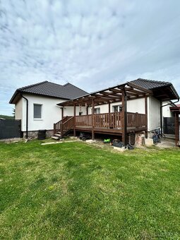 Na predaj zrekonštruovaný rodinný dom v obci Kozárovce - 3