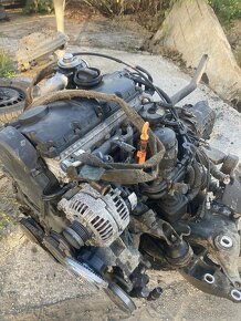 Motor Volkswagen 1.9 TDi 85kw AJM Dobry stav - 3