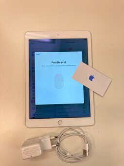 Apple iPad Air 2 Wifi 16GB Silver Model A1566 - 3