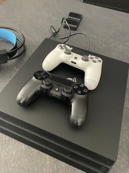 Predám ps4 pro zadarmo jeden ovládáč druhý predávam. - 3