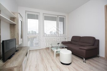KOŠICKÁ - 2 iz. menší byt, balkón 7 m2, WIFI, klimatizácia - 3