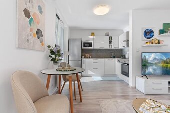 PRENÁJOM 1-IZBOVÝ BYT S PRIESTRANNÝM BALKÓNOM A PARKOVANÍM - 3