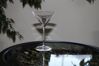 Malý kvetinový stolík zo živice, ručná výroba - 3