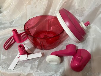 Slahac a sekac v jednom Tupperware - 3