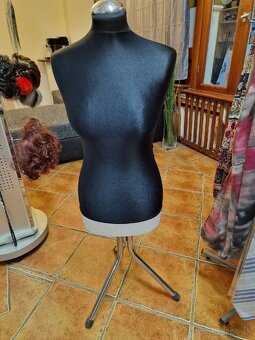 Textil, butik, likvidácia zásob, doplnky, figuríny - 3