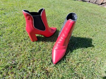 Celokožené čižmičky v červenej farbe - 3