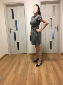 Sivé šaty s krátkym rukávom - 3