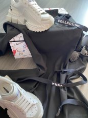KURA COLLECTION šaty, D&G sneackers, Roberto Cavalli okulia - 3