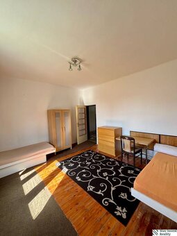 Prenájom RD v Senci – bývanie, office alebo podnikanie - 3