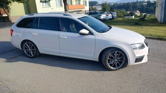 Predám škoda Octavia combi RS TDI DSG - 3
