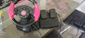 Volant s pedalami k ps4 a PC - 3