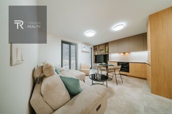 CENTRUM MESTA TRNAVA, KOMPLETNE ZARIADENÝ BYT NA KAPITULSKEJ - 3