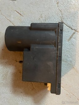 Pumpa centrálneho zamykania Audi A4 B5/6 (4A0 862 257 A) - 3