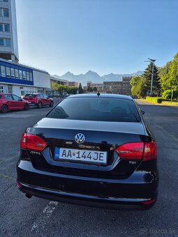 Volkswagen Jetta - 3