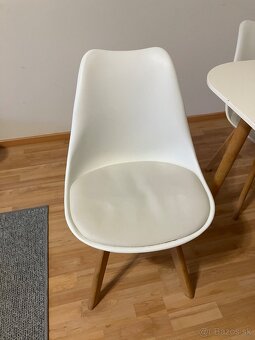 Jedálenský stôl 160x90 a jedálenské stoličky - 3