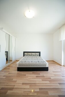 1,5 izbový zariadený byt, predzáhradka, parkovanie, RAJKA - 3